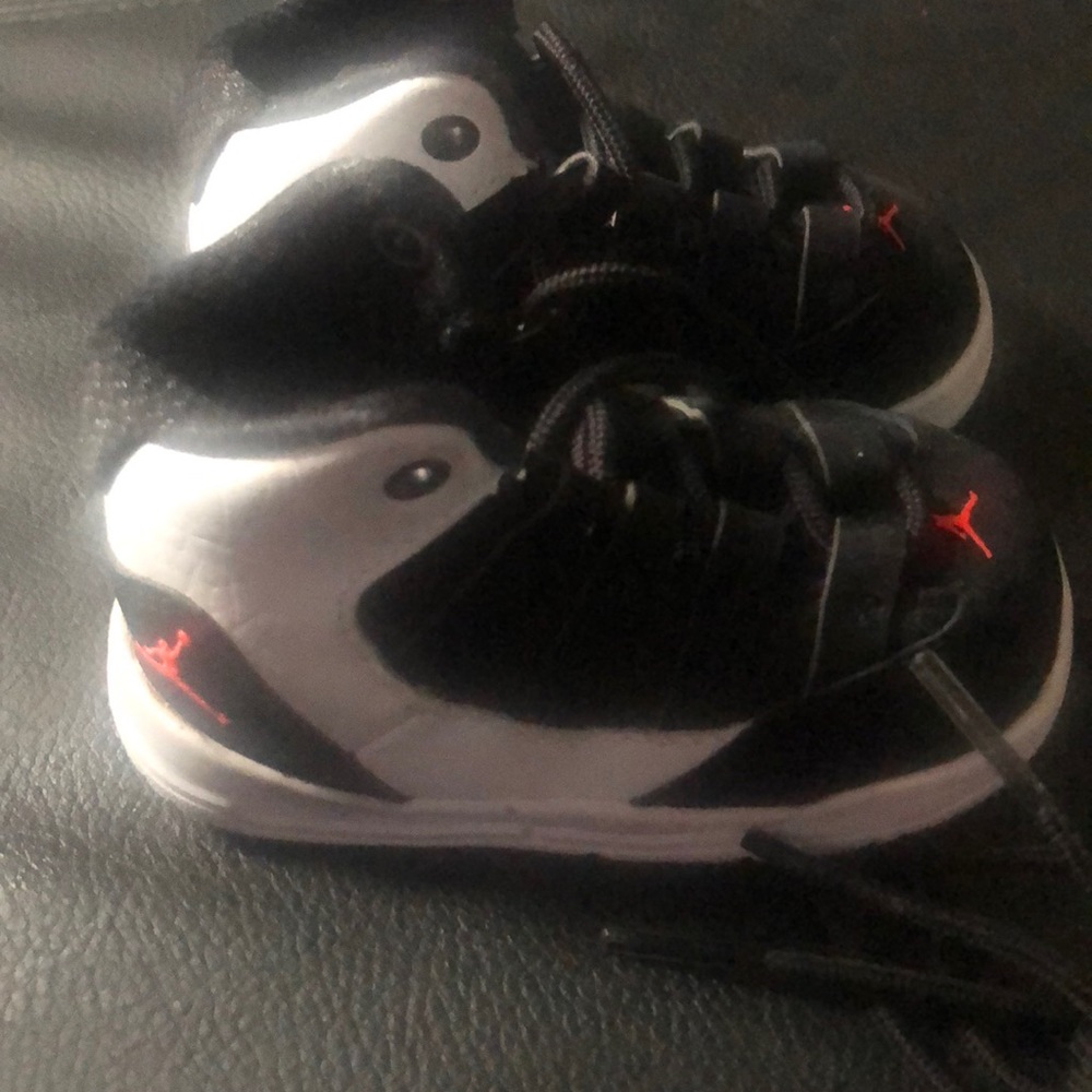 Selling Jordan shoes size 4 C